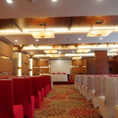 Dolphin Hotel Визакхапатнам Екстериор снимка