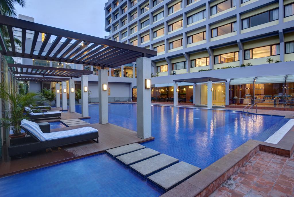Dolphin Hotel Визакхапатнам Екстериор снимка