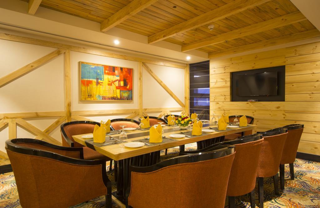 Dolphin Hotel Визакхапатнам Екстериор снимка