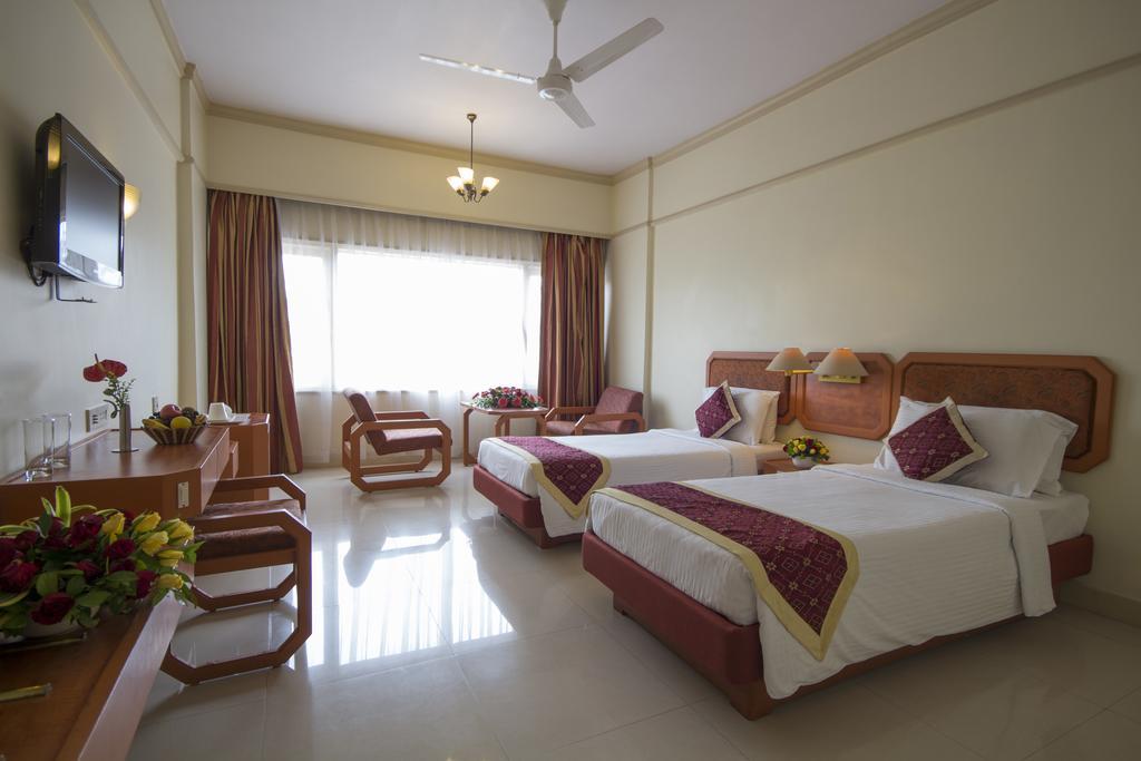 Dolphin Hotel Визакхапатнам Екстериор снимка