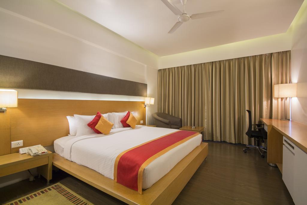 Dolphin Hotel Визакхапатнам Екстериор снимка