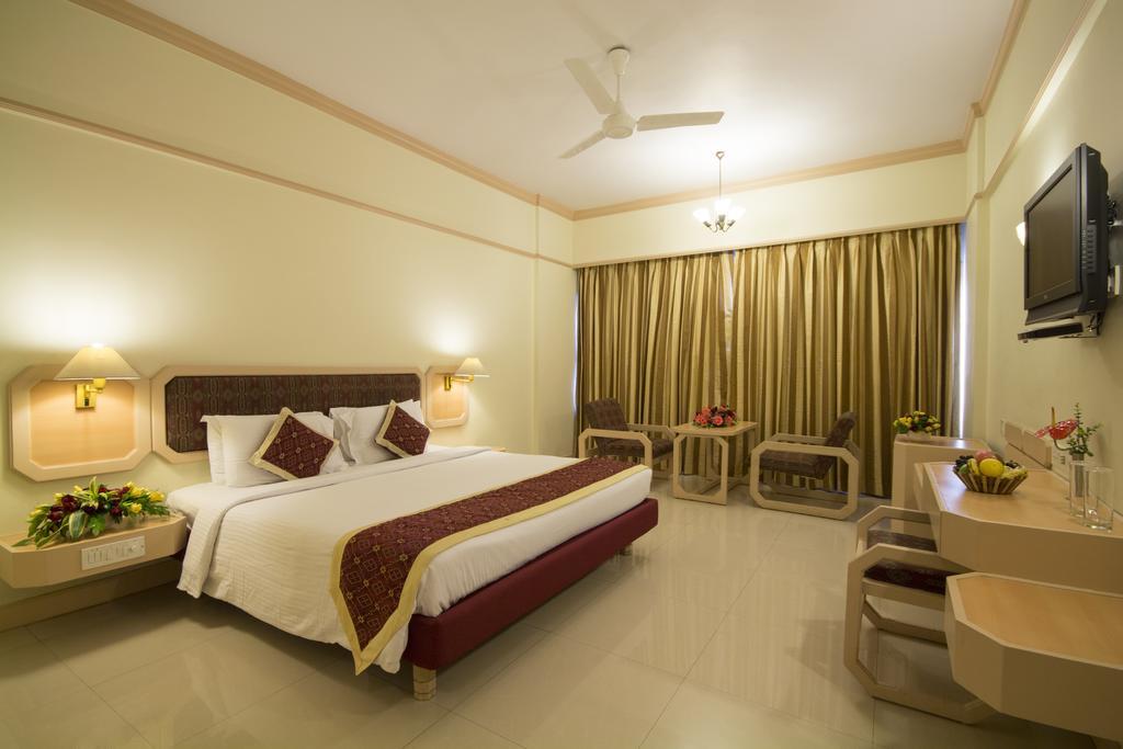 Dolphin Hotel Визакхапатнам Екстериор снимка