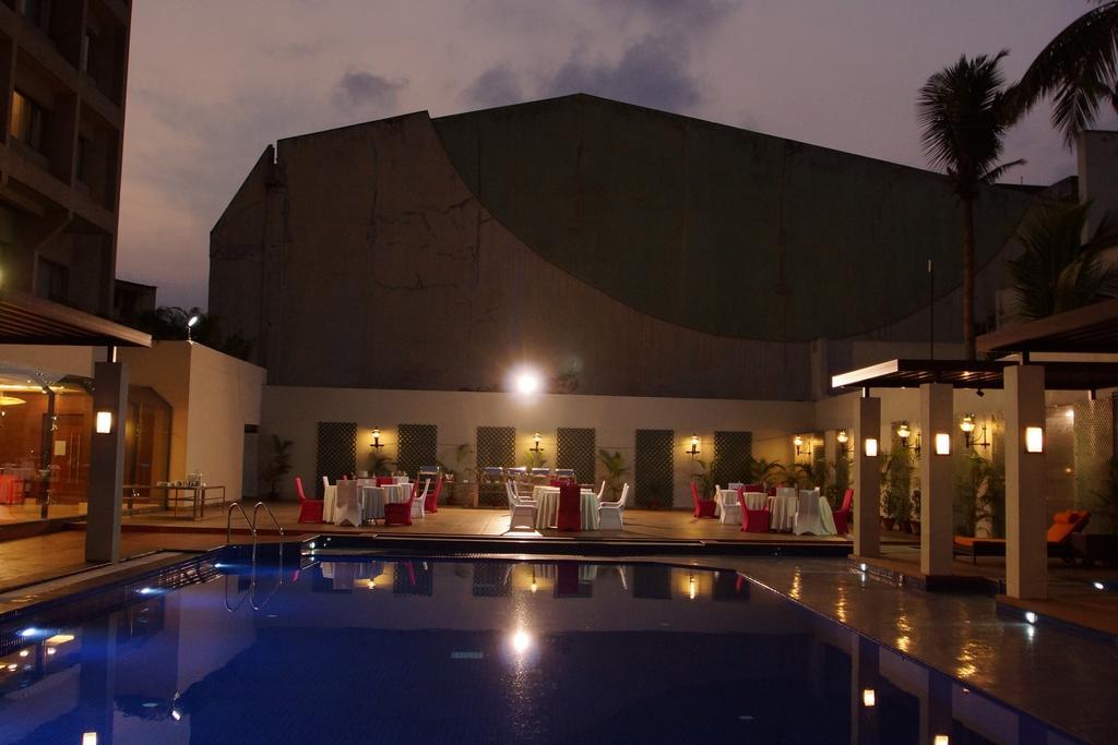 Dolphin Hotel Визакхапатнам Екстериор снимка