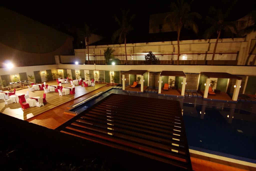 Dolphin Hotel Визакхапатнам Екстериор снимка