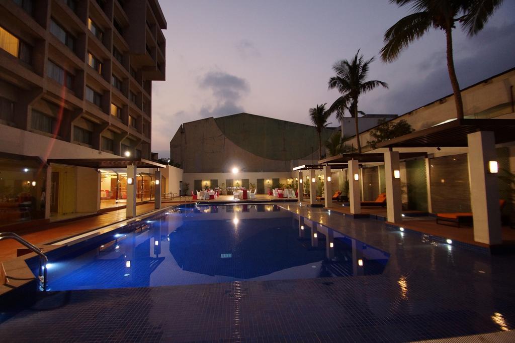 Dolphin Hotel Визакхапатнам Екстериор снимка
