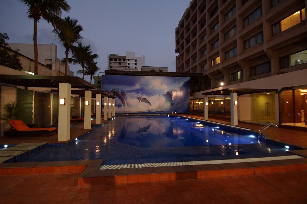 Dolphin Hotel Визакхапатнам Екстериор снимка