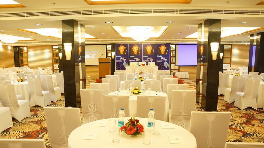 Dolphin Hotel Визакхапатнам Екстериор снимка