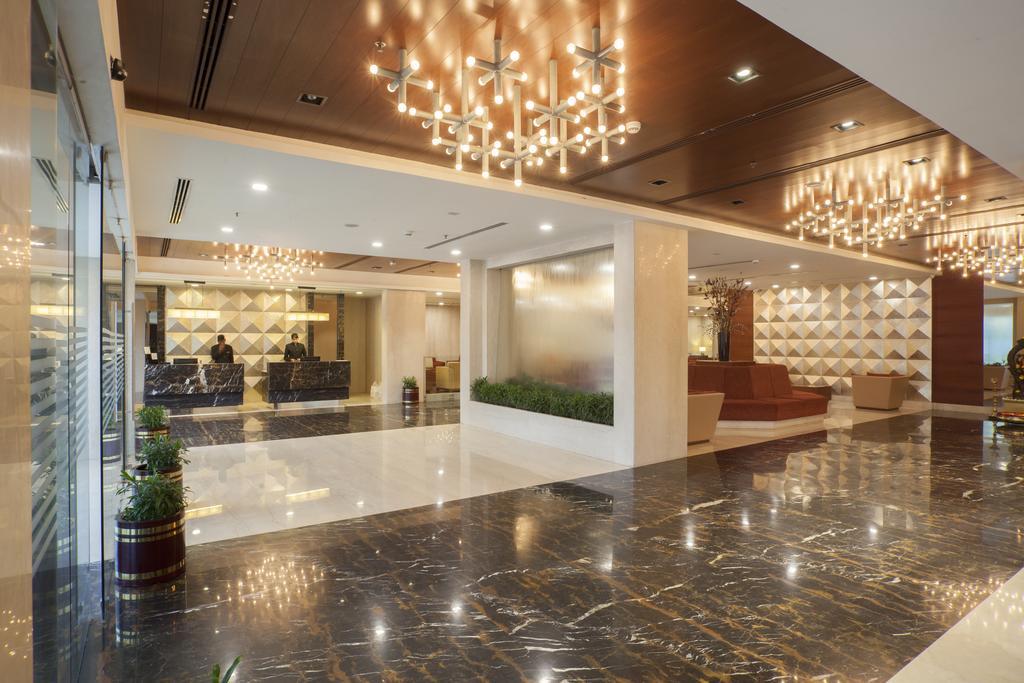 Dolphin Hotel Визакхапатнам Екстериор снимка
