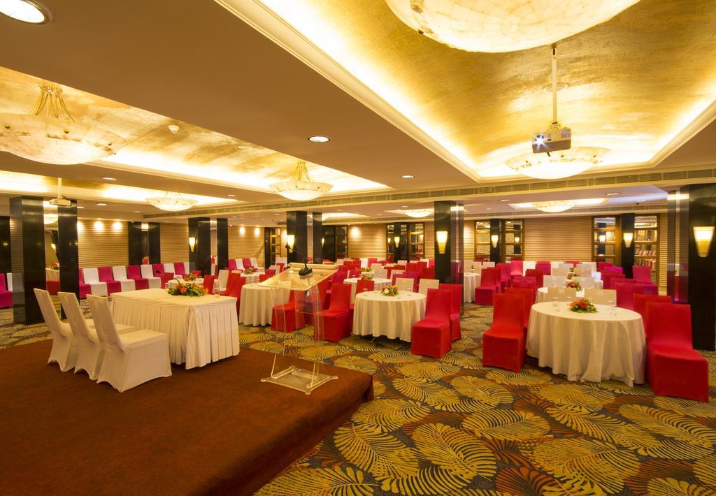 Dolphin Hotel Визакхапатнам Екстериор снимка