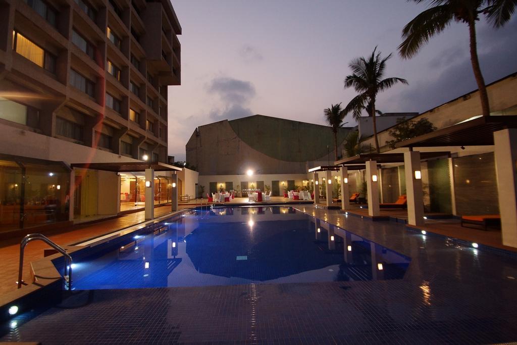 Dolphin Hotel Визакхапатнам Екстериор снимка