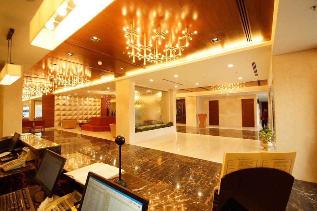 Dolphin Hotel Визакхапатнам Екстериор снимка