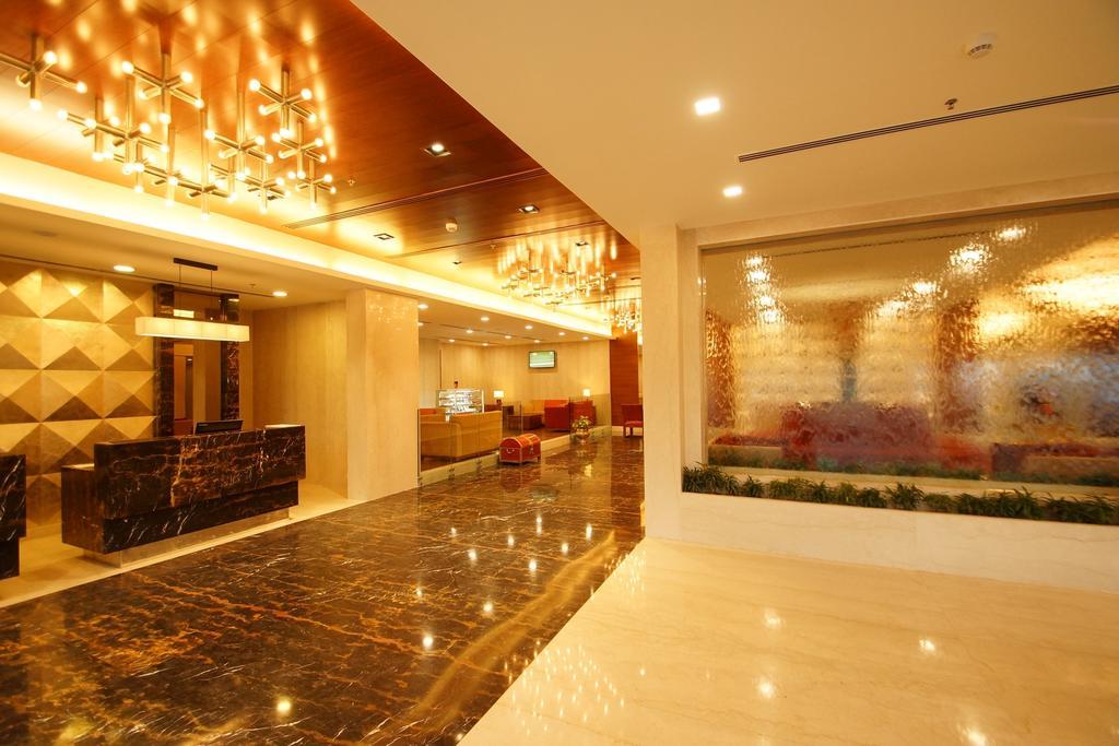 Dolphin Hotel Визакхапатнам Екстериор снимка